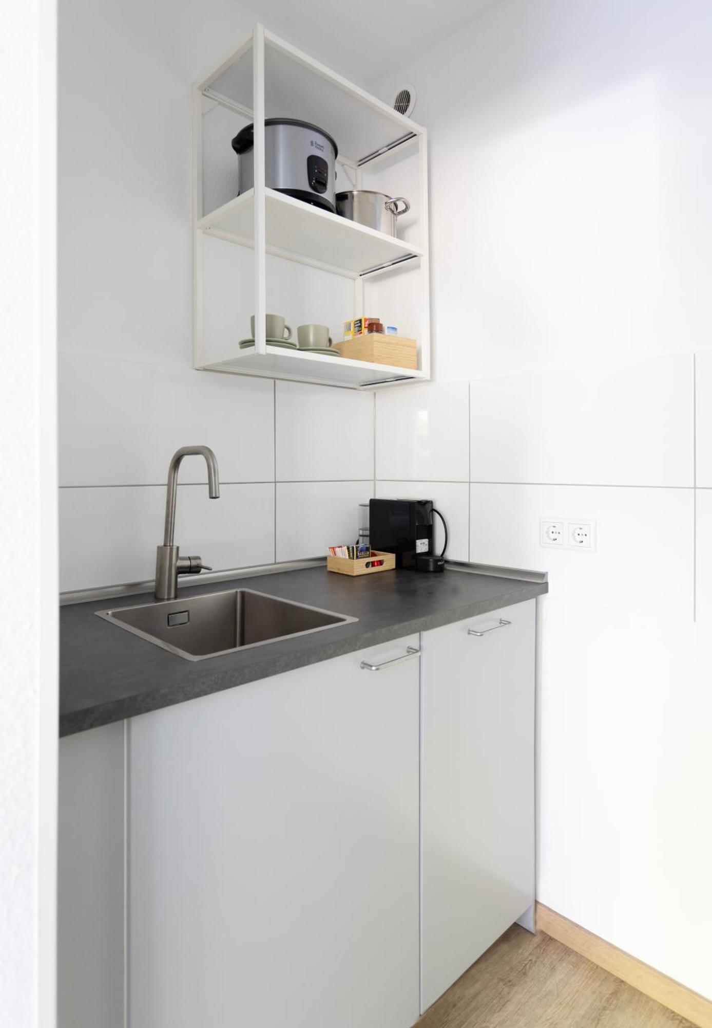 Central Apartment With Terrace Duisburg Exterior photo