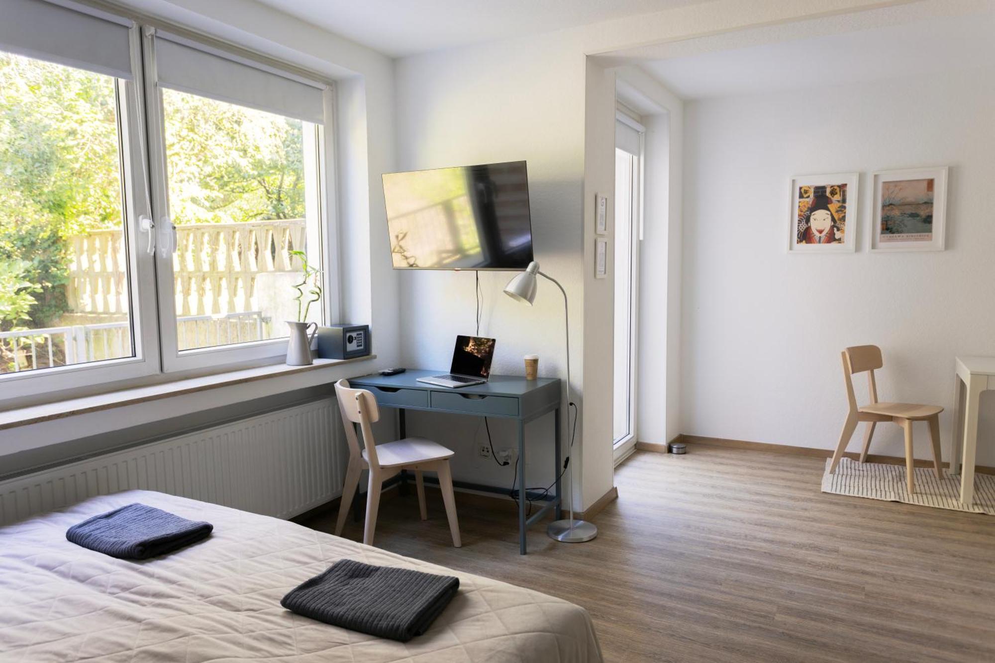 Central Apartment With Terrace Duisburg Exterior photo