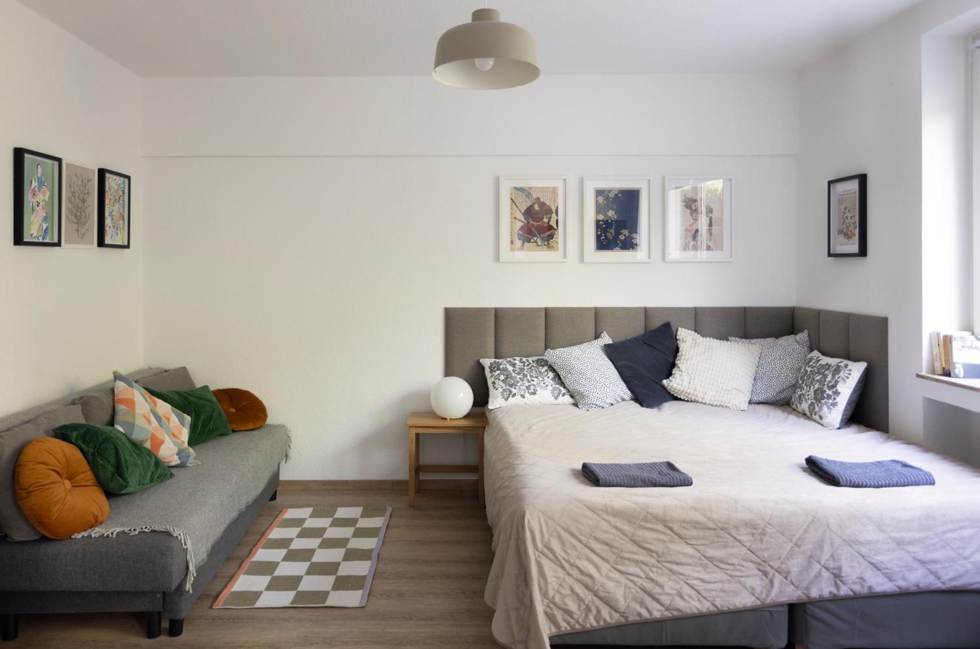 Central Apartment With Terrace Duisburg Exterior photo